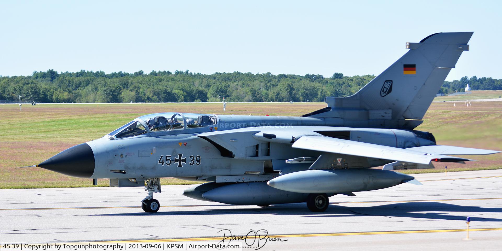 45 39, 1985 Panavia Tornado IDS C/N 599/GS187/4239, RETRO Flight 84 taxing to RW34