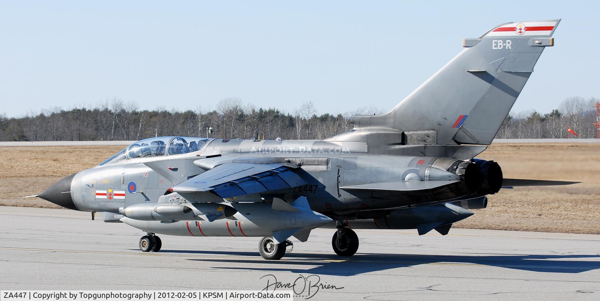 ZA447, 1983 Panavia Tornado GR.4 C/N 235/BS077/3113, ASCOT 9671 taxing up to the active RW