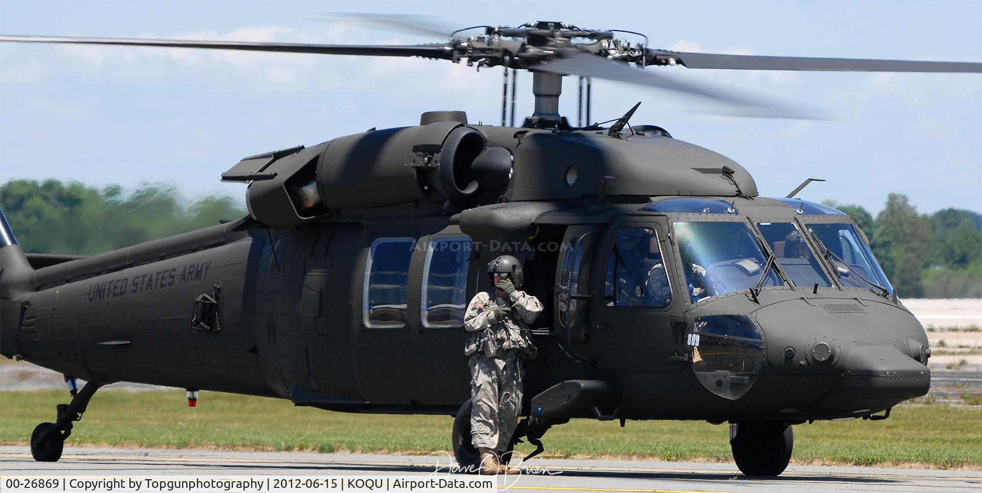 00-26869, Sikorsky UH-60L Black Hawk C/N 70.4505, Media ship picking up the next group