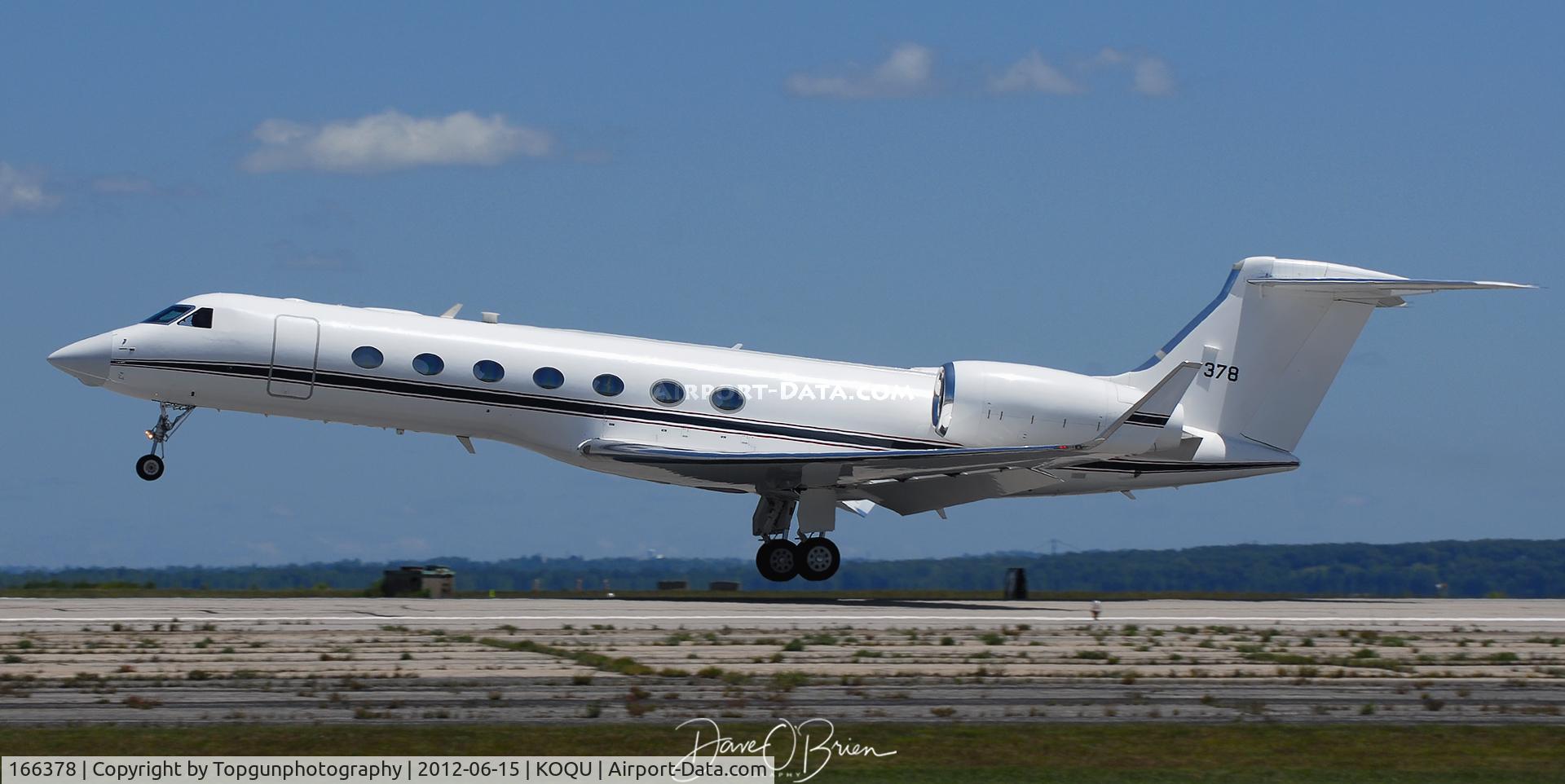 166378, 2005 Gulfstream Aerospace C-37B Gulfstream 550 C/N 5098, Departing from Rhode Island