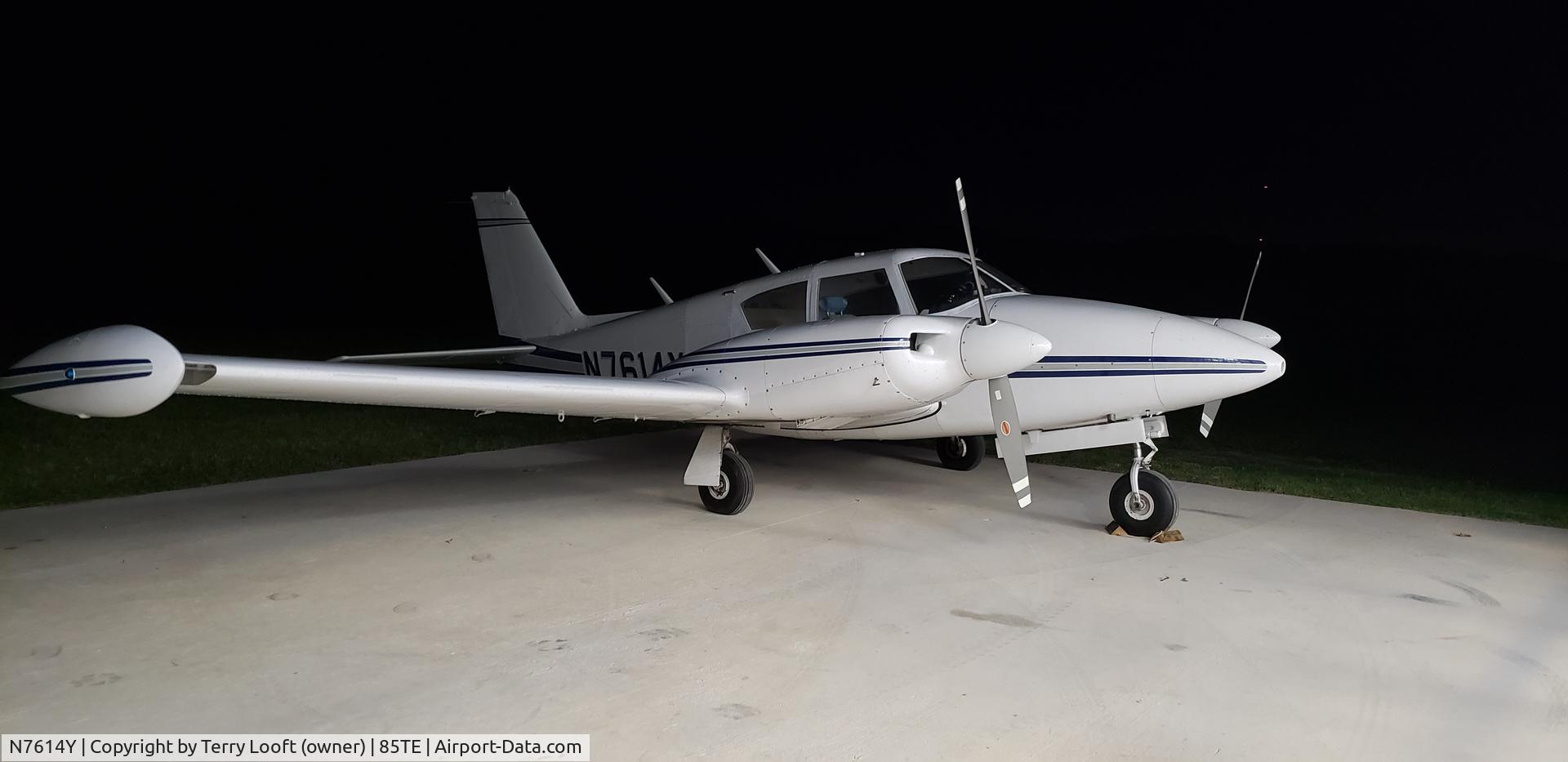 N7614Y, 1964 Piper PA-30-160 Twin Comanche Twin Comanche C/N 30-687, One of my trips to Kingsbury 85TE
