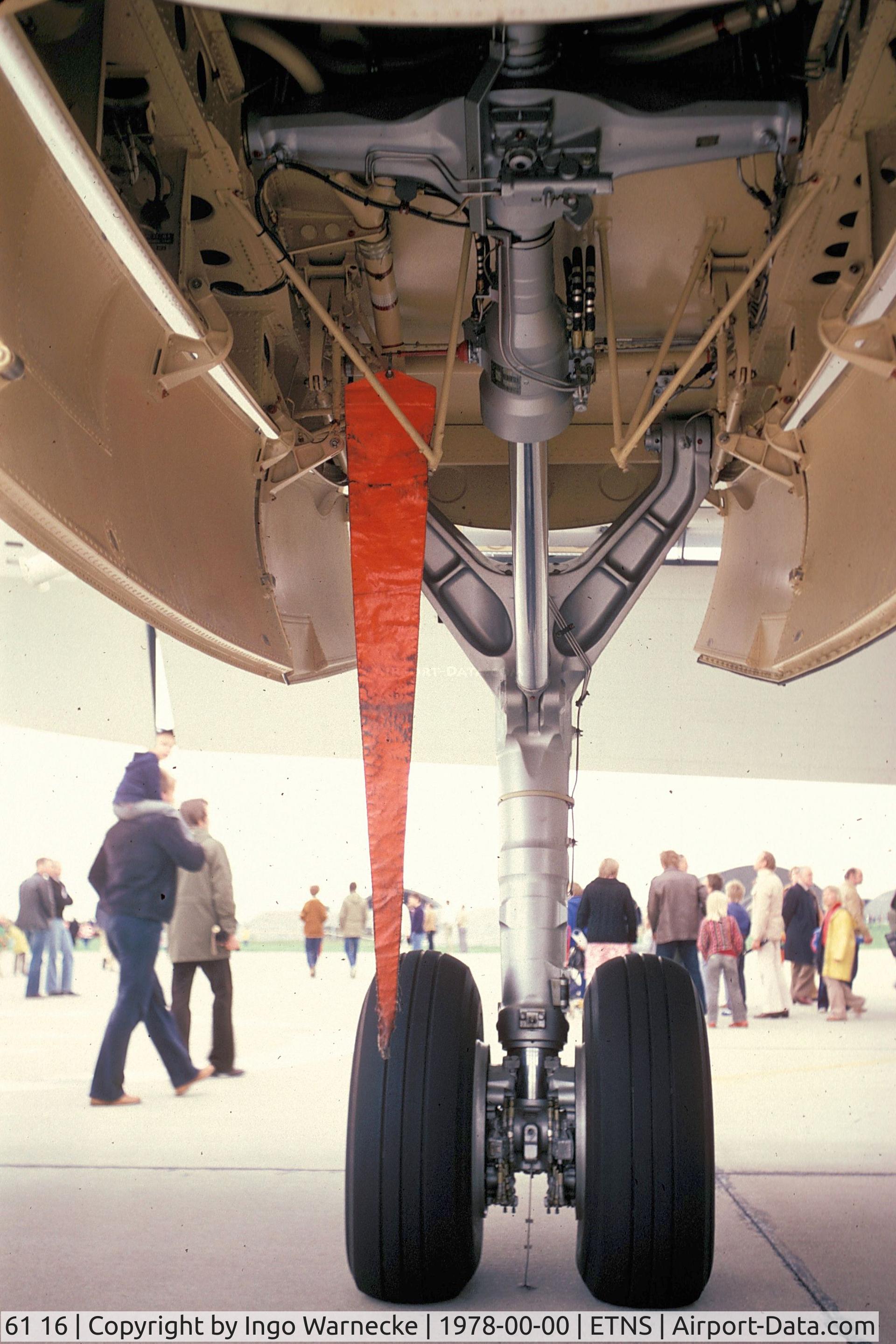 61 16, Breguet 1150 Atlantic C/N 32, Breguet Br.1150 Atlantic of Marineflieger (German Naval Air Arm) at the open day at Schleswig Jagel Airbase 1978