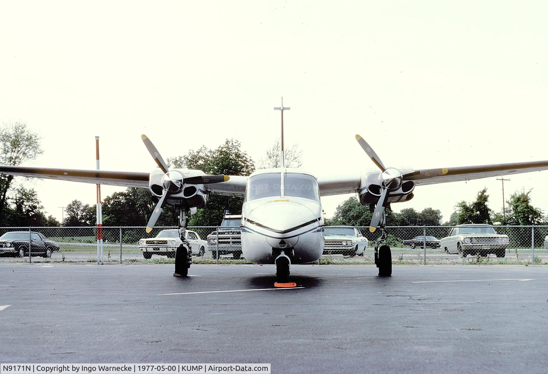 N9171N, Aero Commander 500 S C/N 3119, Aero Commander 500S at Indianapolis Metropolitan Airport, Indianapolis IN