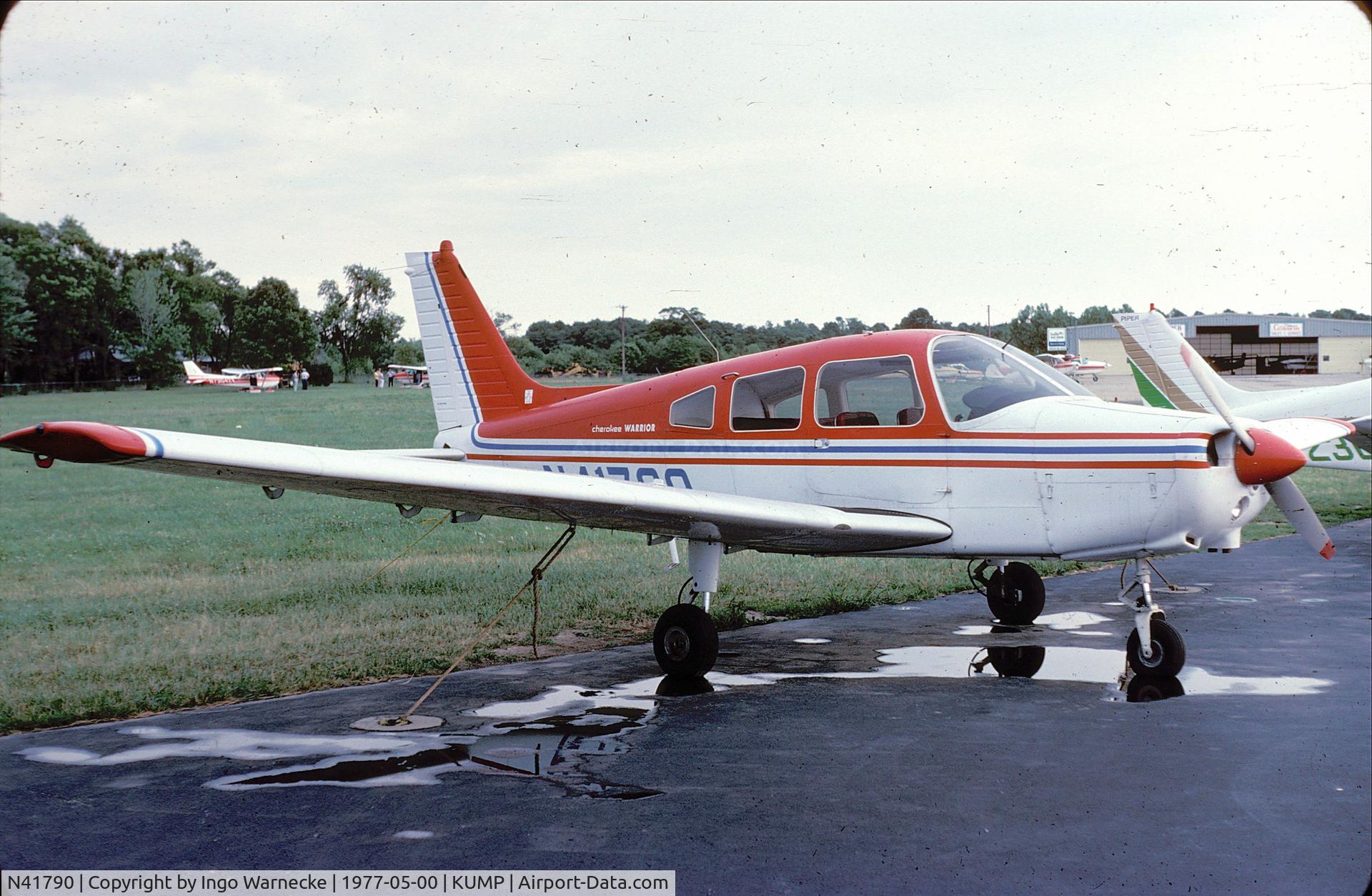 N41790, 1974 Piper PA-28-151 C/N 28-7415332, Piper PA-28-151 Cherokee Warrior at Indianapolis Metropolitan Airport, Indianapolis IN