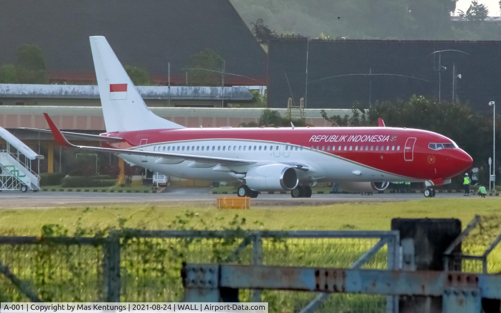 A-001, 2012 Boeing 737-8U3 C/N 41706, taken in Balikpapan