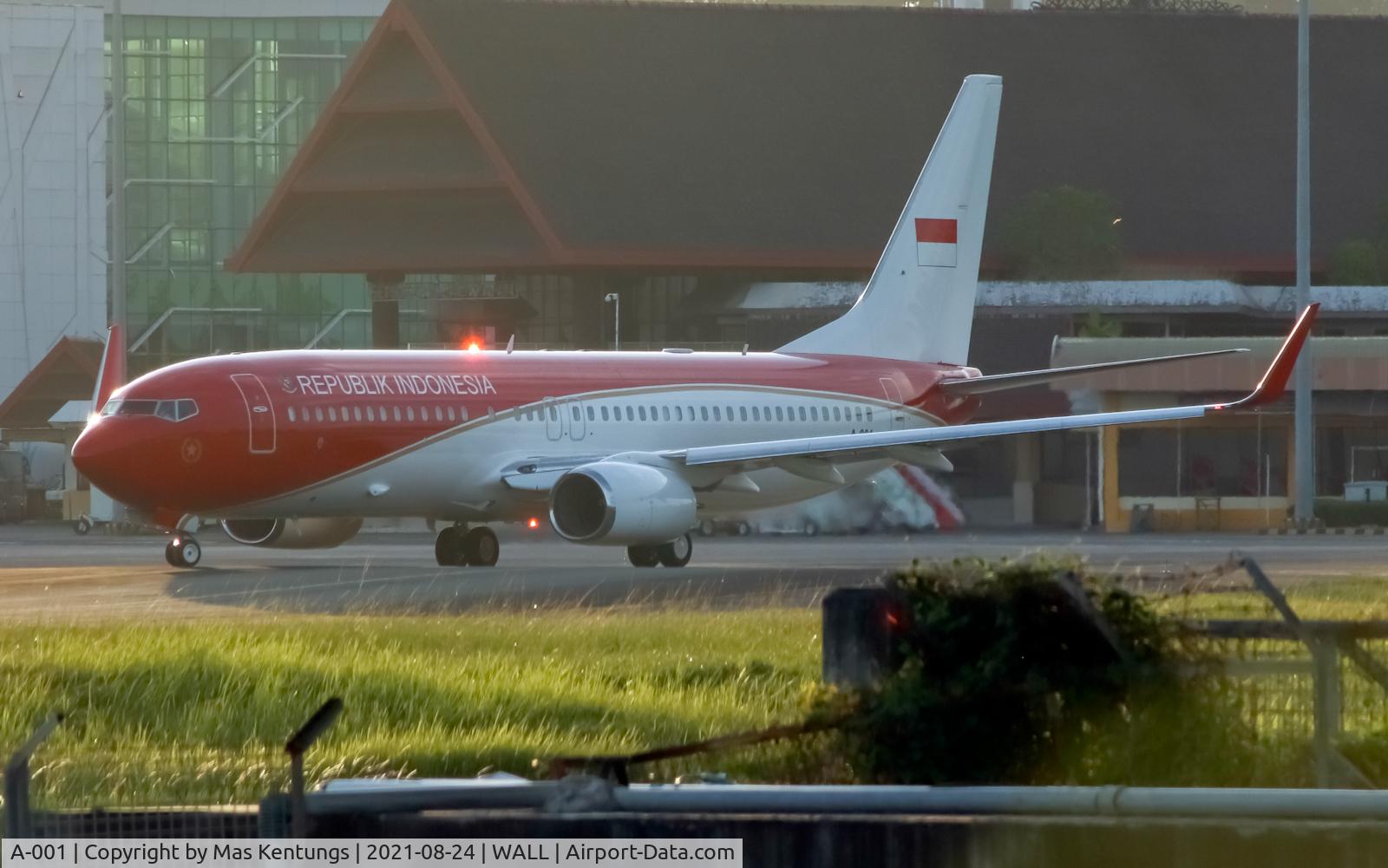 A-001, 2012 Boeing 737-8U3 C/N 41706, This photo were taken at Balikpapan