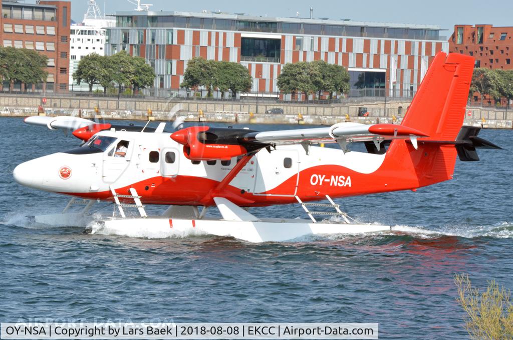 OY-NSA, 1978 De Havilland Canada DHC-6-300 Twin Otter C/N 577, Airplane arrive in the Copenhagen harbour