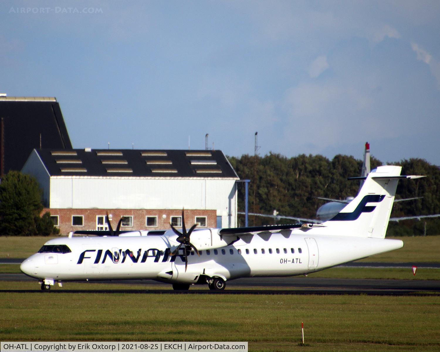 OH-ATL, 2009 ATR 72-212A C/N 851, OH-ATL landed rw 22L