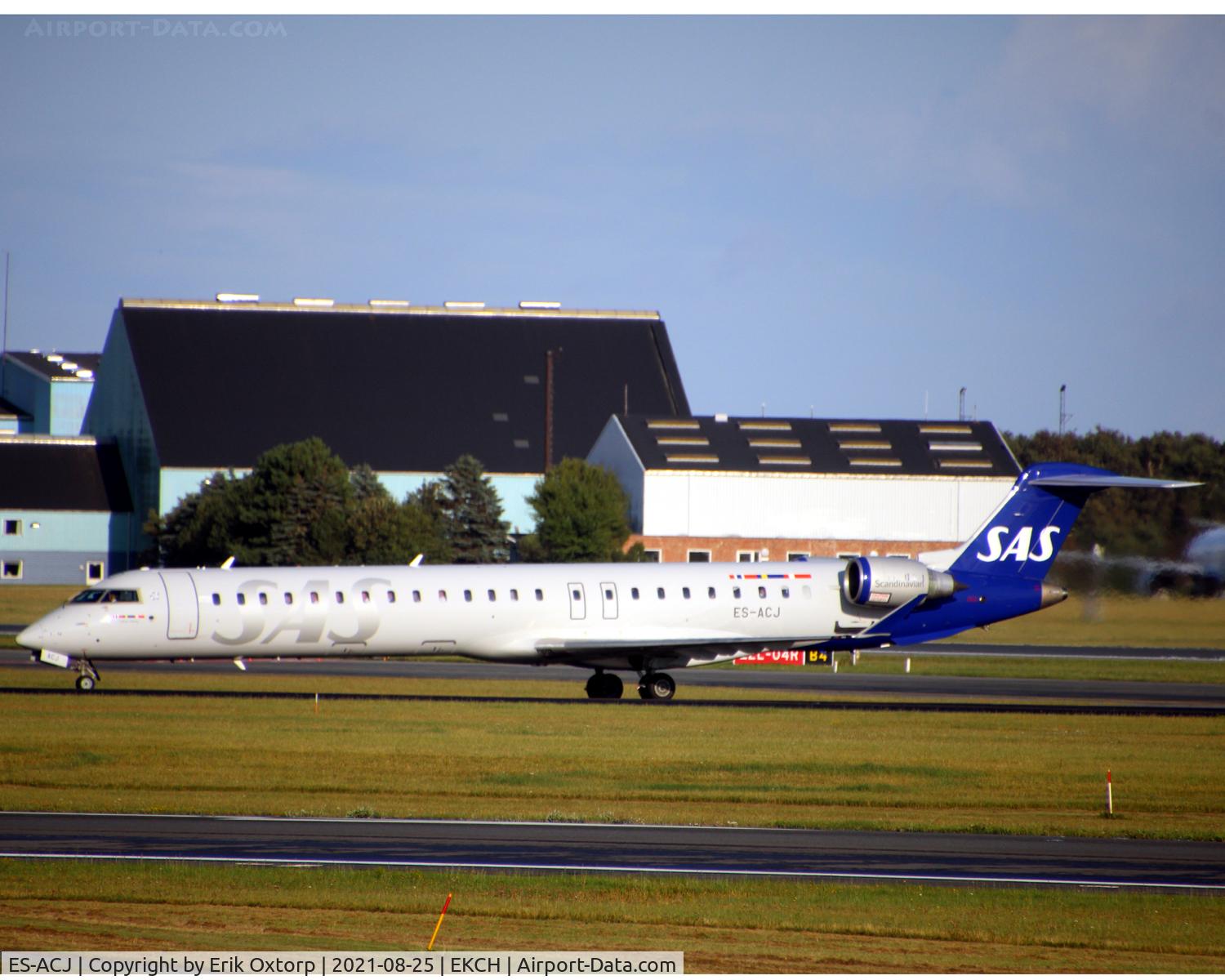 ES-ACJ, 2010 Bombardier CRJ-900LR (CL-600-2D24) C/N 15250, ES-ACJ landed rw 22L