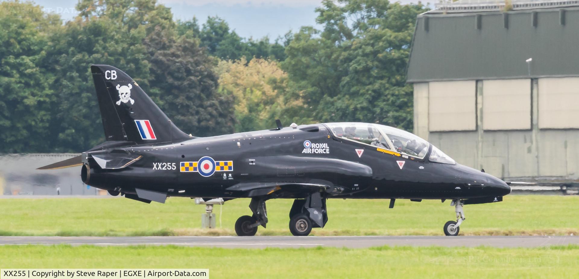 XX255, 1978 Hawker Siddeley Hawk T.1A C/N 091/312091/0573, Taxiing out for a sortie at RAF Leeming