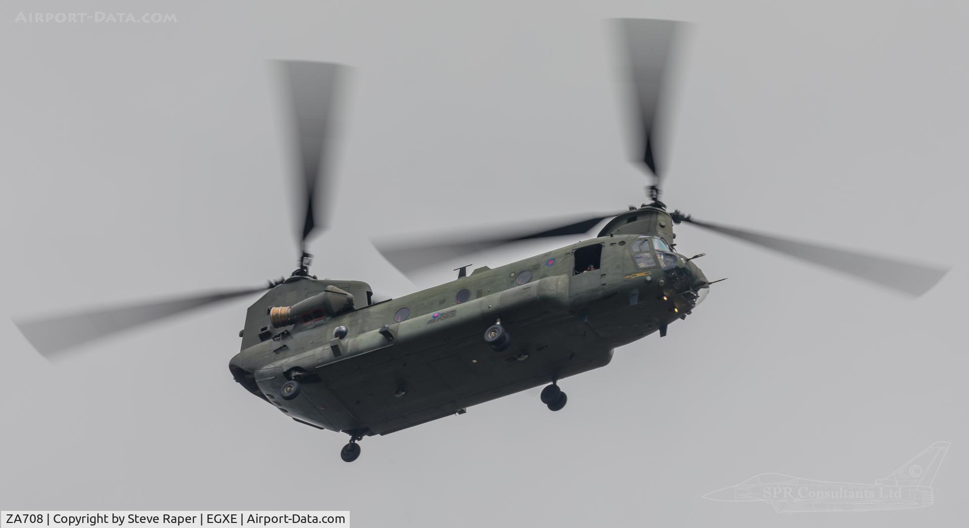 ZA708, 1981 Boeing Vertol Chinook HC.6 C/N M7018, A visitor to Leeming this morning.