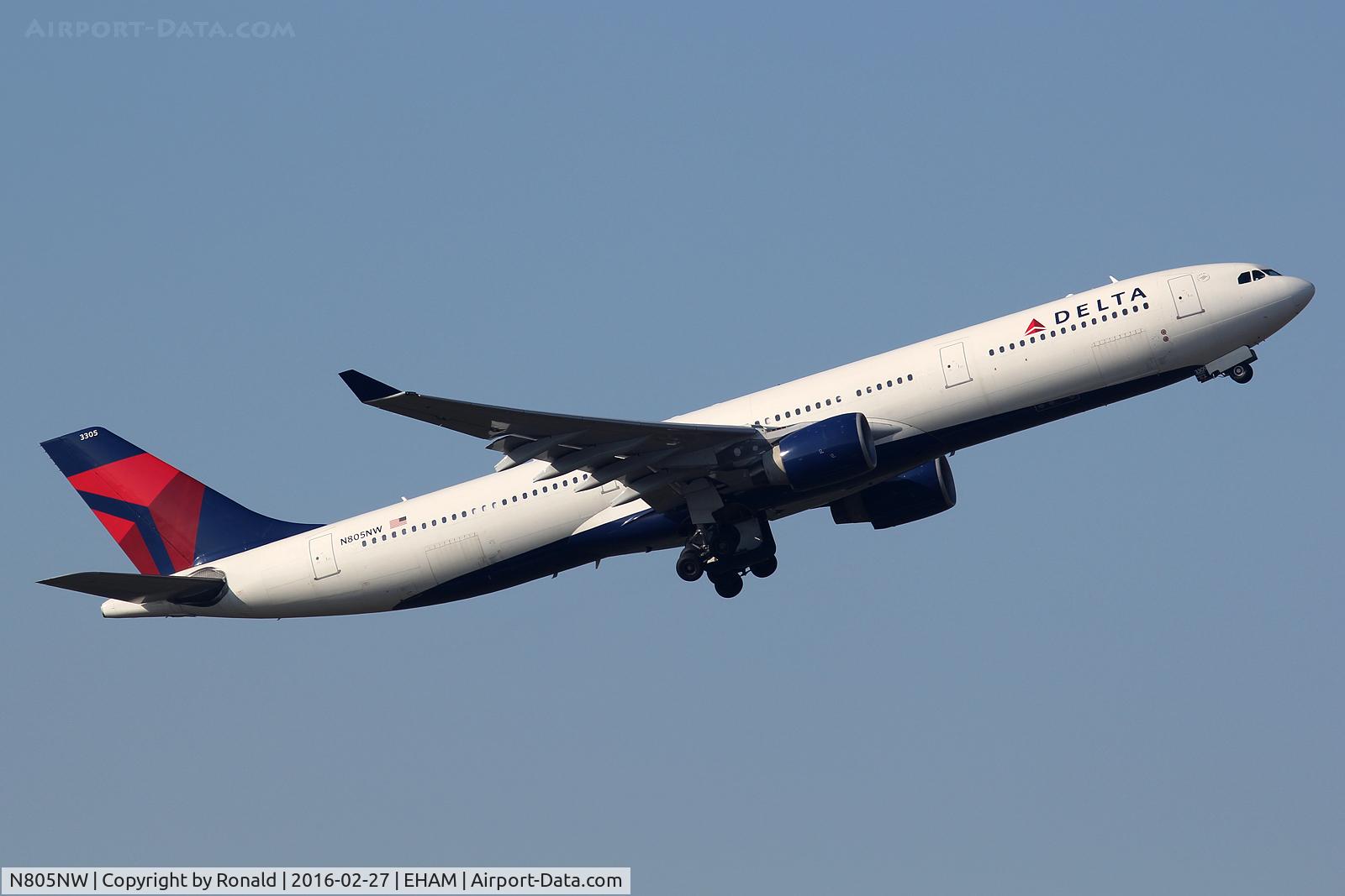 N805NW, 2003 Airbus A330-323 C/N 0552, at spl