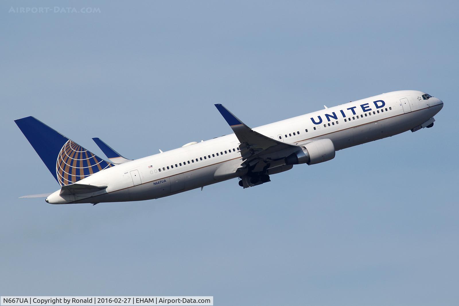 N667UA, 1998 Boeing 767-322 C/N 29239, at spl