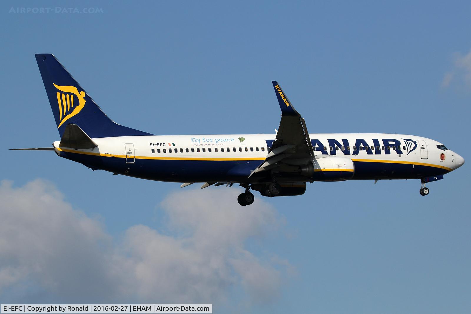 EI-EFC, 2009 Boeing 737-8AS C/N 35015, at spl