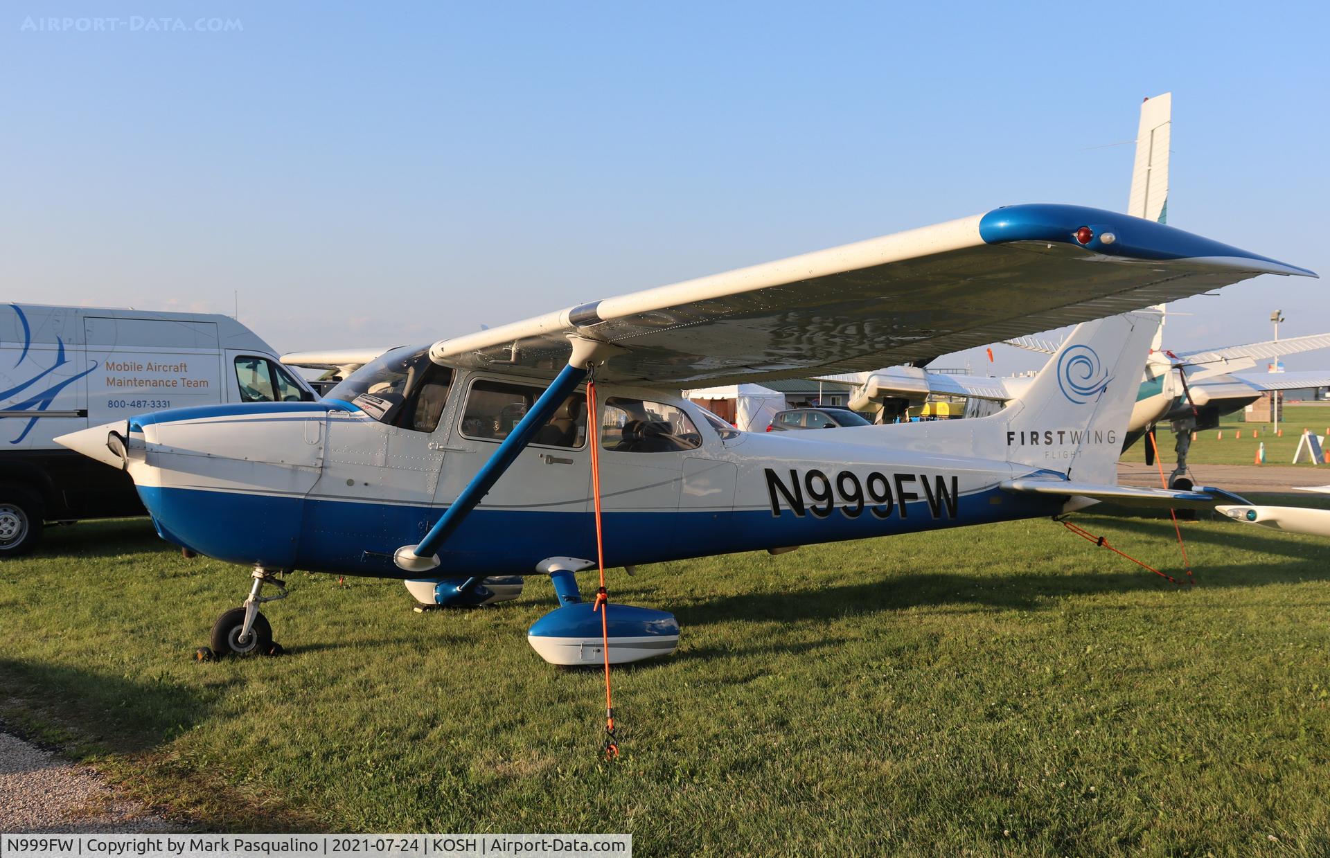 N999FW, 1999 Cessna 172S C/N 172S8260, Cessna 172S