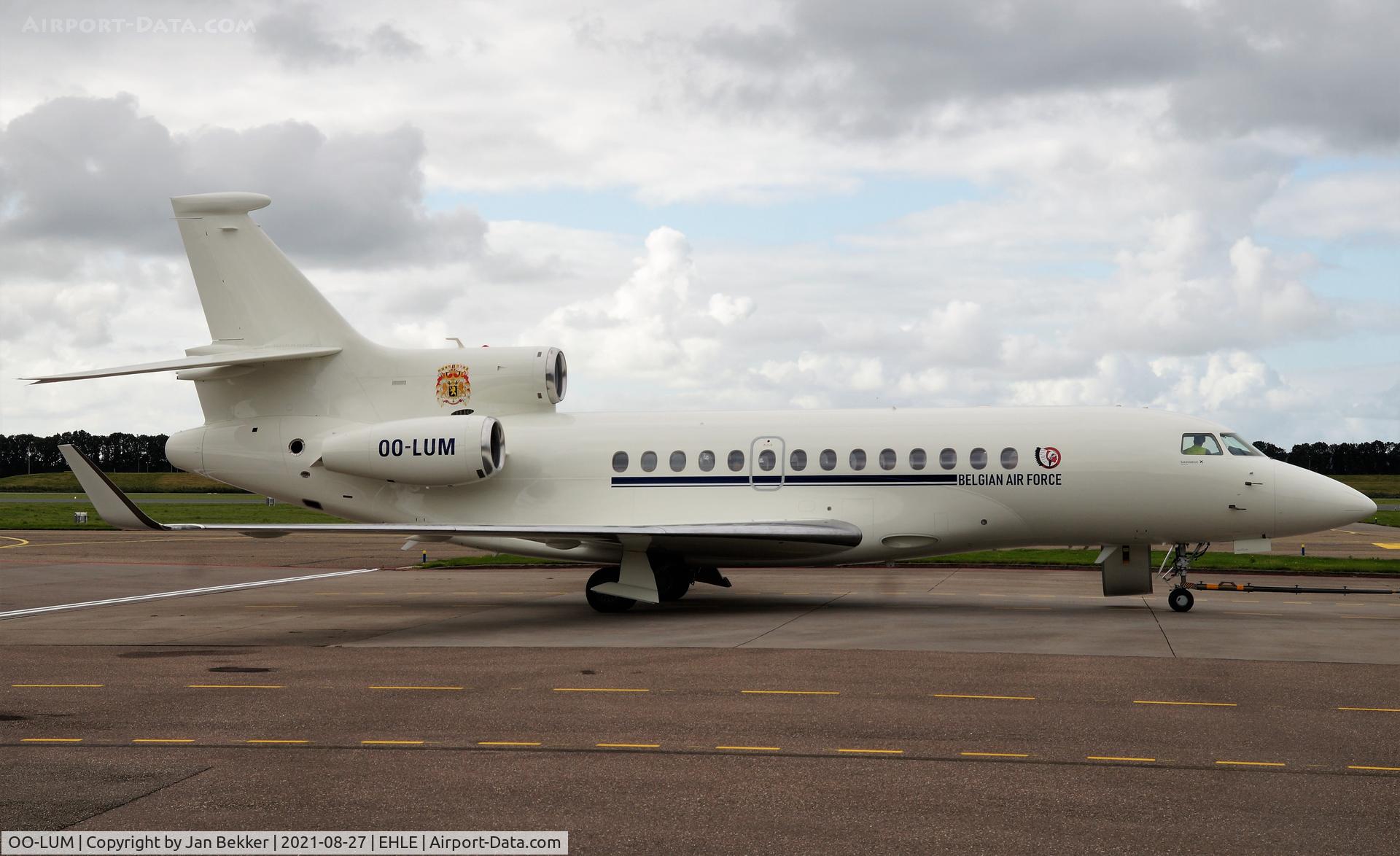 OO-LUM, 2007 Dassault Falcon 7X C/N 004, Lelystad Airport proud in its new livery fresh from Satys paint hangar.
