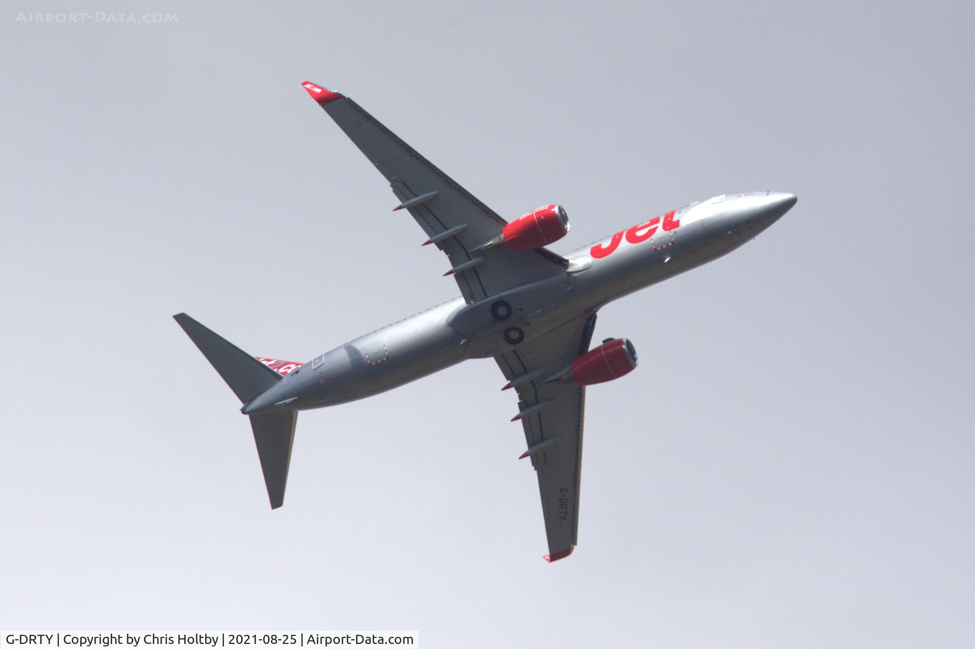 G-DRTY, 2003 Boeing 737-8AS C/N 33554, Jet2 737 over Amwell, Herts on it way into Stansted Airport