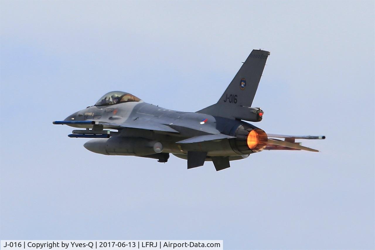 J-016, General Dynamics F-16AM Fighting Falcon C/N 6D-172, General Dynamics F-16AM Fighting Falcon, Climbing from rwy 26, Landivisiau Naval Air Base (LFRJ) Tiger Meet 2017