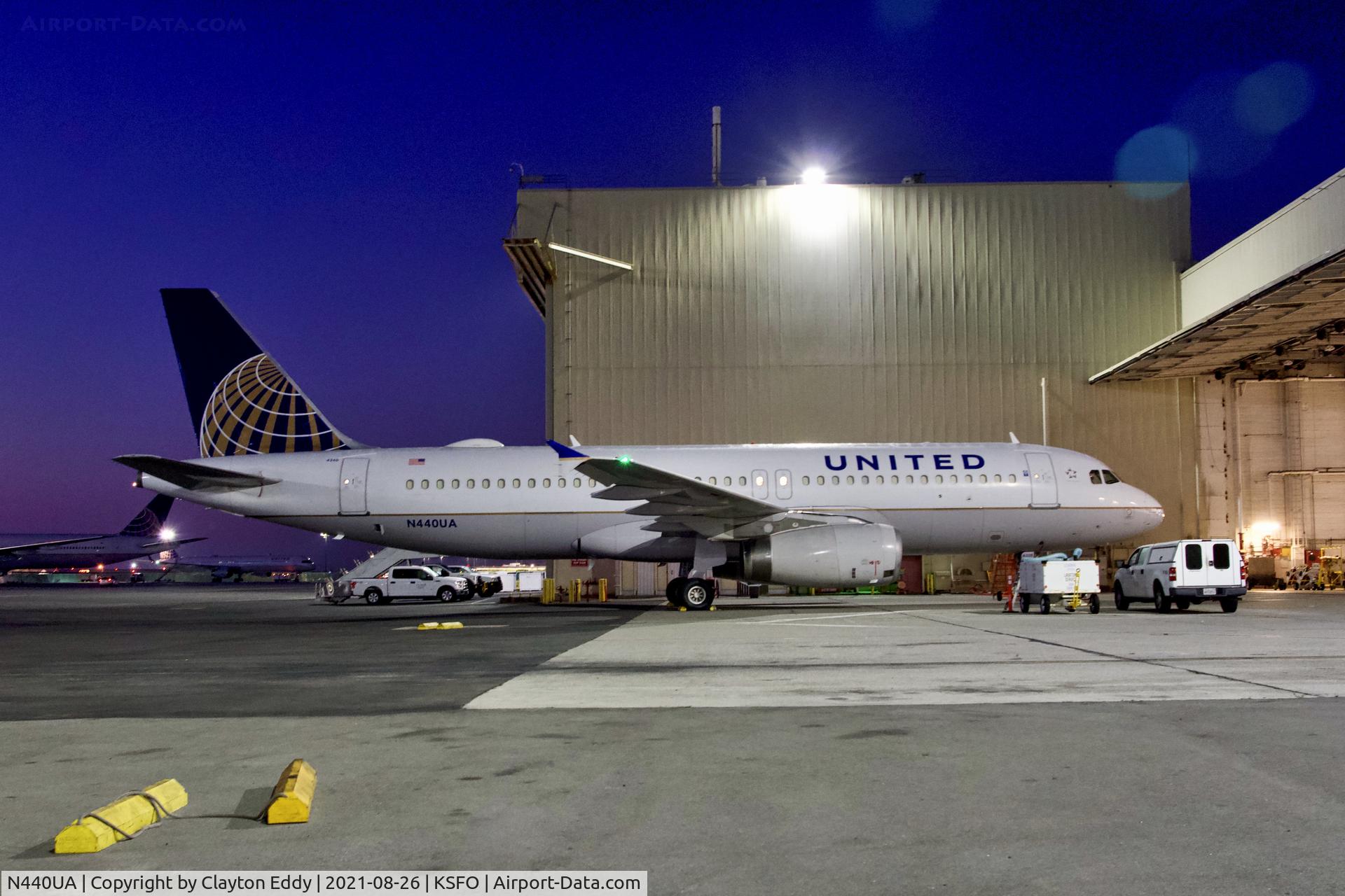 N440UA, 1997 Airbus A320-232 C/N 702, Morning. SFO. 2021.