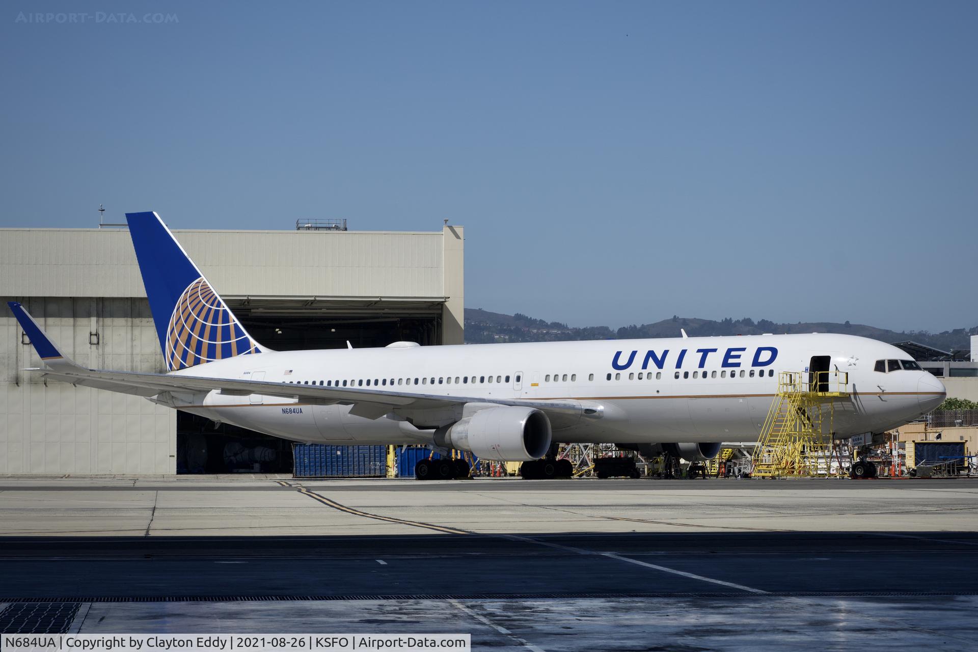 N684UA, 2002 Boeing 767-3CB/ER C/N 33466, Ex-Hawaiian Airlines. SFO 2021.