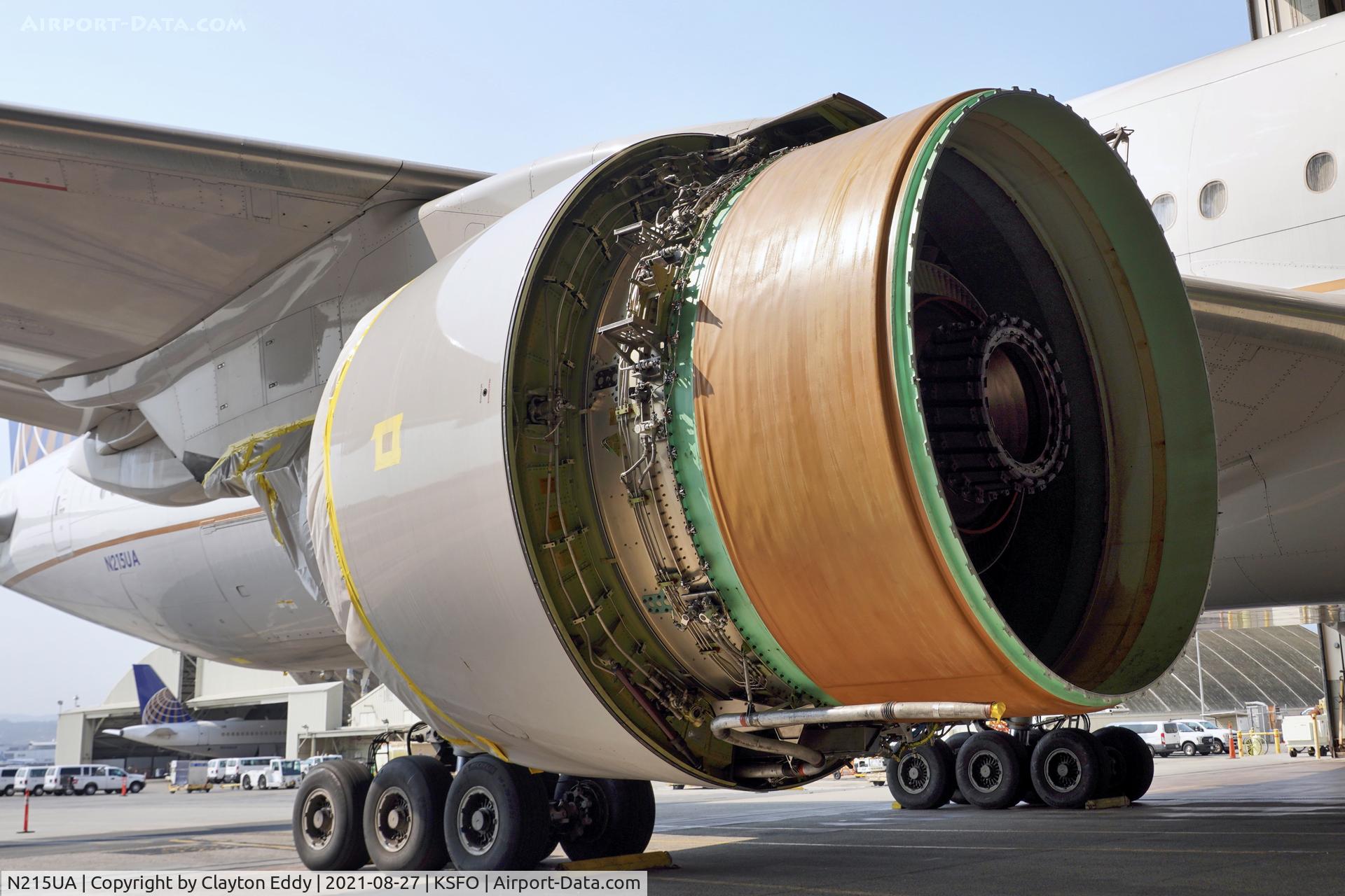N215UA, 2000 Boeing 777-222 C/N 30221, SFO 2021.