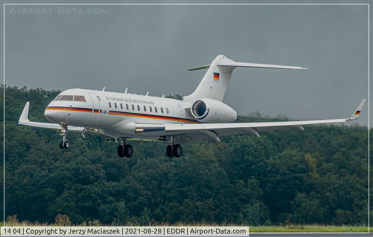 14 04, 2011 Bombardier BD-700-1A11 Global 5000 C/N 9417, 2010 Bombardier BD-700-1A11 Global Express, c/n: 9417