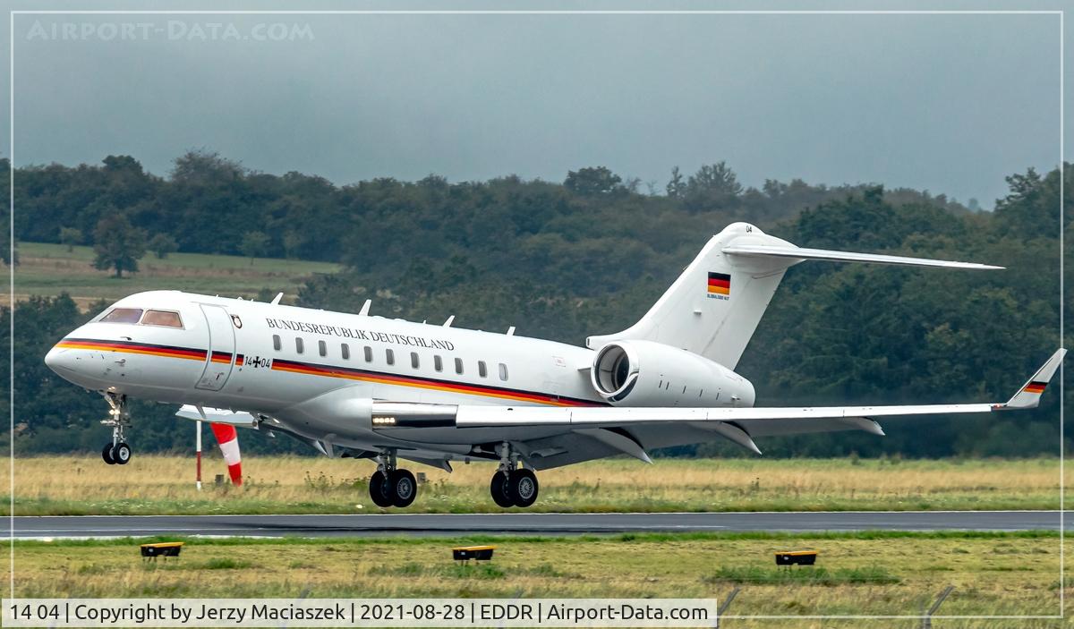 14 04, 2011 Bombardier BD-700-1A11 Global 5000 C/N 9417, 2010 Bombardier BD-700-1A11 Global Express, c/n: 9417