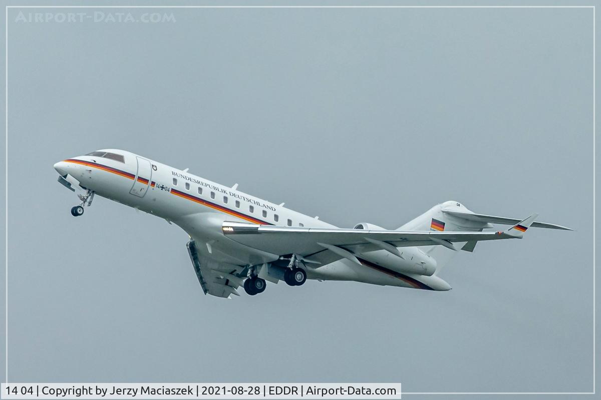 14 04, 2011 Bombardier BD-700-1A11 Global 5000 C/N 9417, 2010 Bombardier BD-700-1A11 Global Express, c/n: 9417