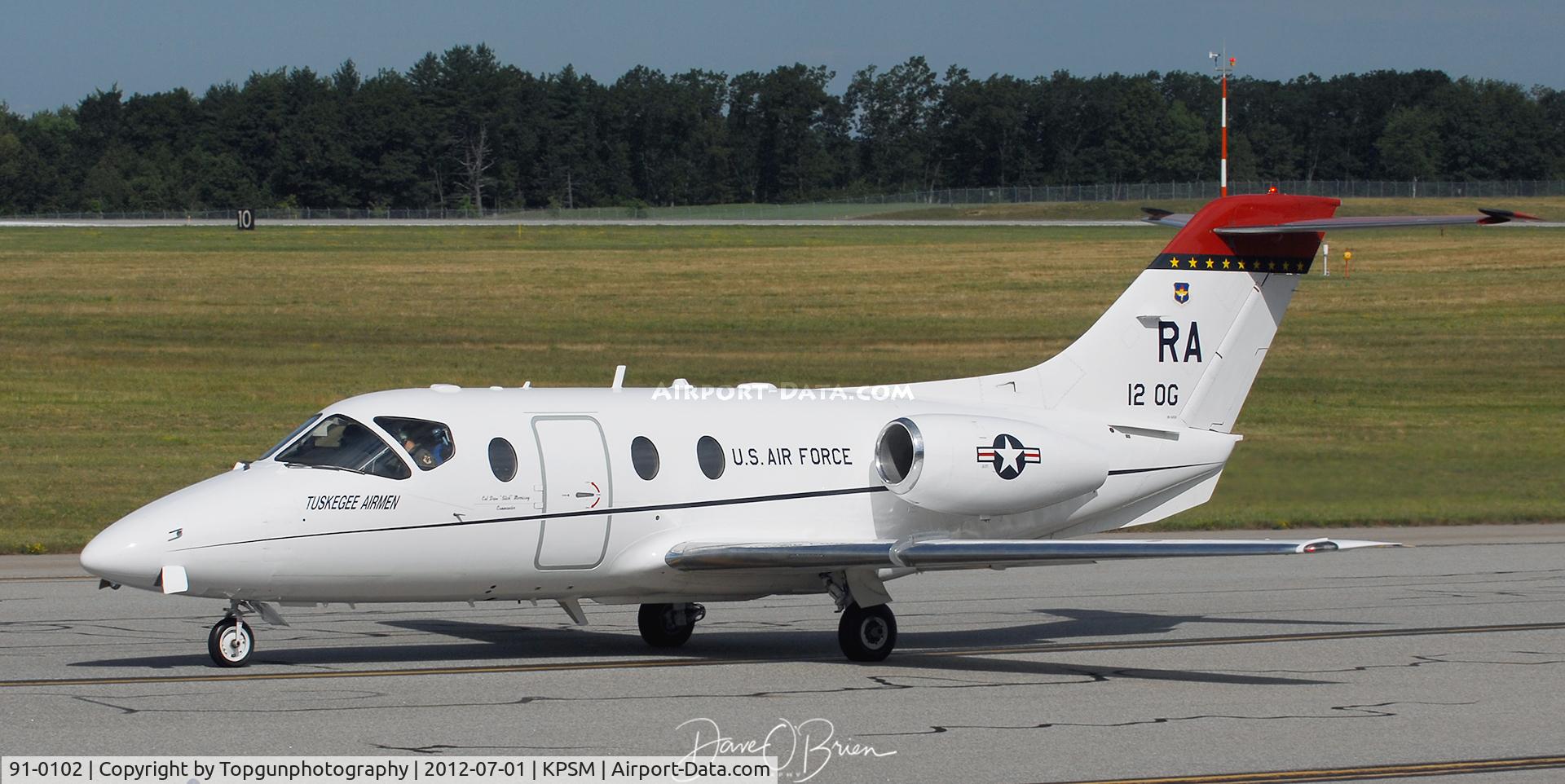 91-0102, 1991 Beechcraft T-1A Jayhawk C/N TT-43, 2012 air show static departure