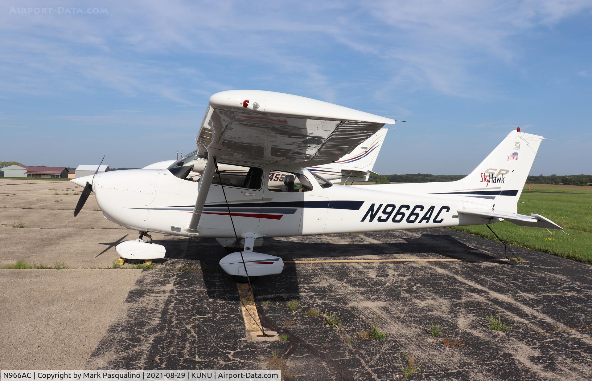 N966AC, 2001 Cessna 172S C/N 172S8845, Cessna 172S