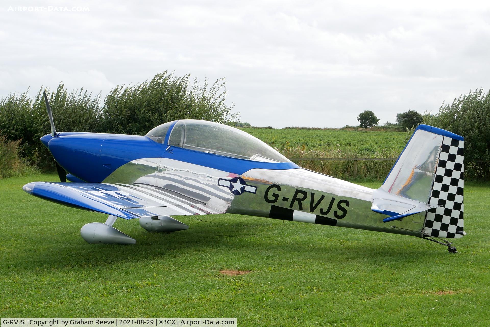 G-RVJS, 2010 Vans RV-8 C/N 82237, Parked at Northrepps.