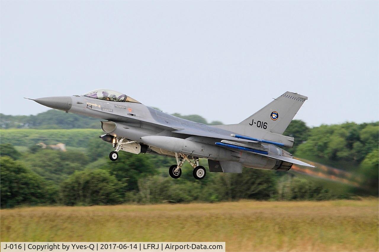 J-016, General Dynamics F-16AM Fighting Falcon C/N 6D-172, General Dynamics F-16AM Fighting Falcon, Take off rwy 26, Landivisiau Naval Air Base (LFRJ) Tiger Meet 2017