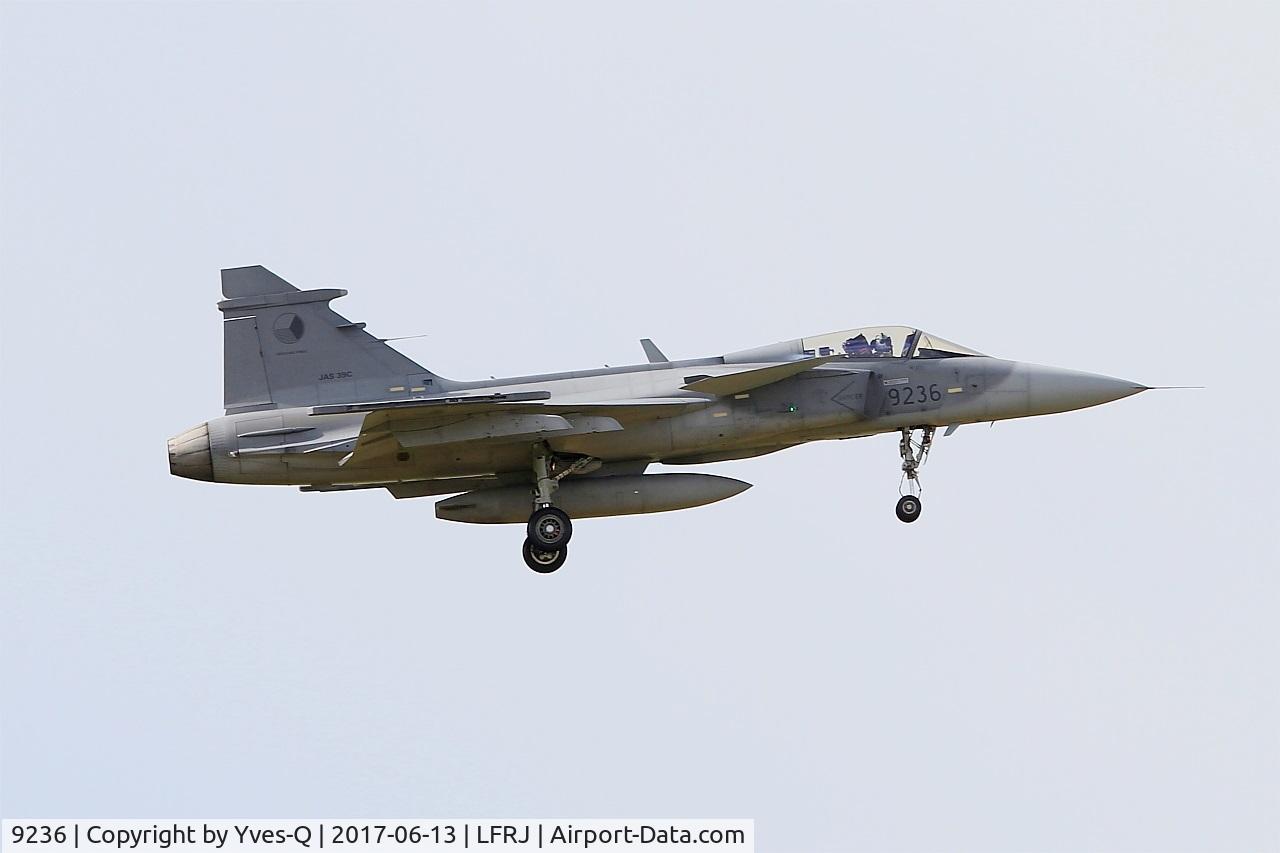 9236, Saab JAS-39C Gripen C/N 39236, Saab JAS-39C Gripen, On final rwy 08, Landivisiau Naval Air Base (LFRJ) Tiger Meet 2017