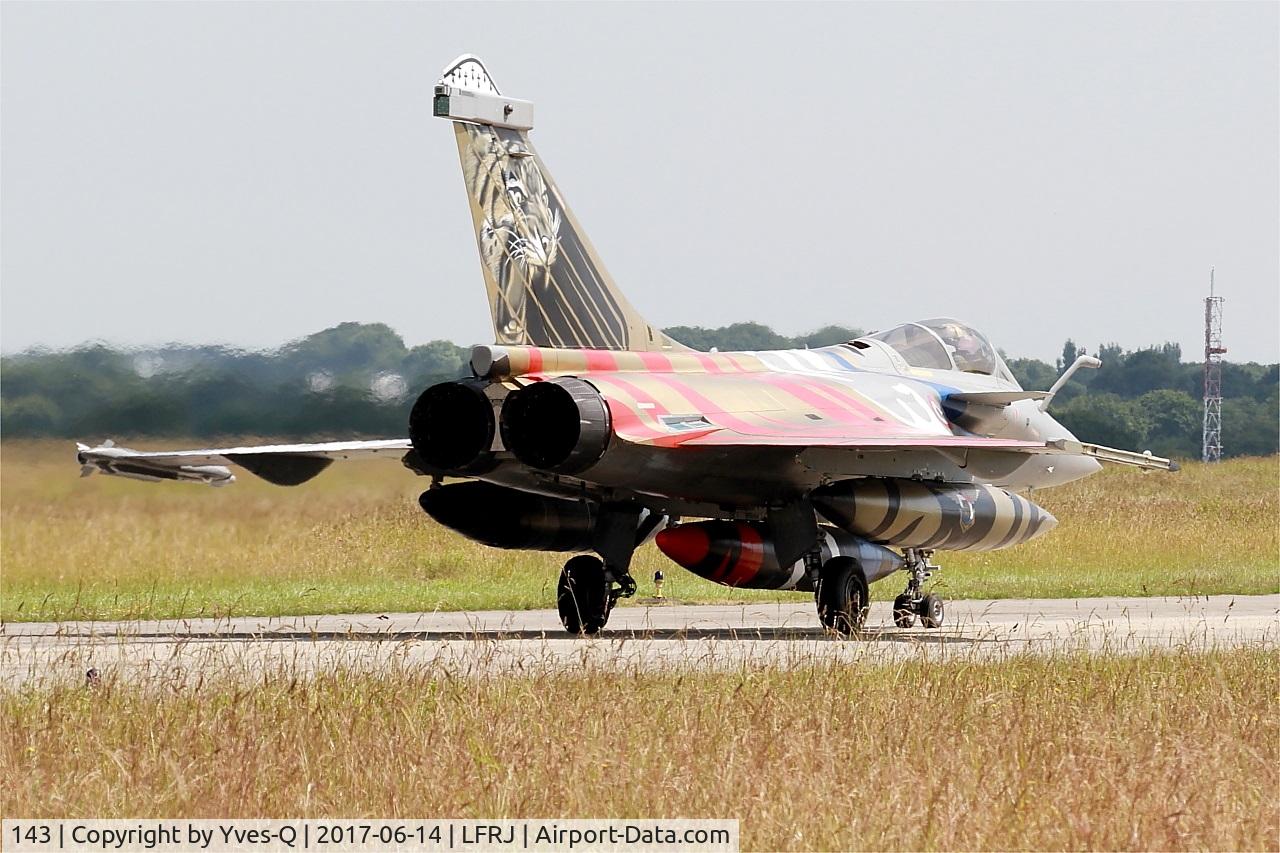 143, 2013 Dassault Rafale C C/N 143, Dassault Rafale C, Taxiing to flight line, Landivisiau naval air base (LFRJ) Tiger Meet 2017