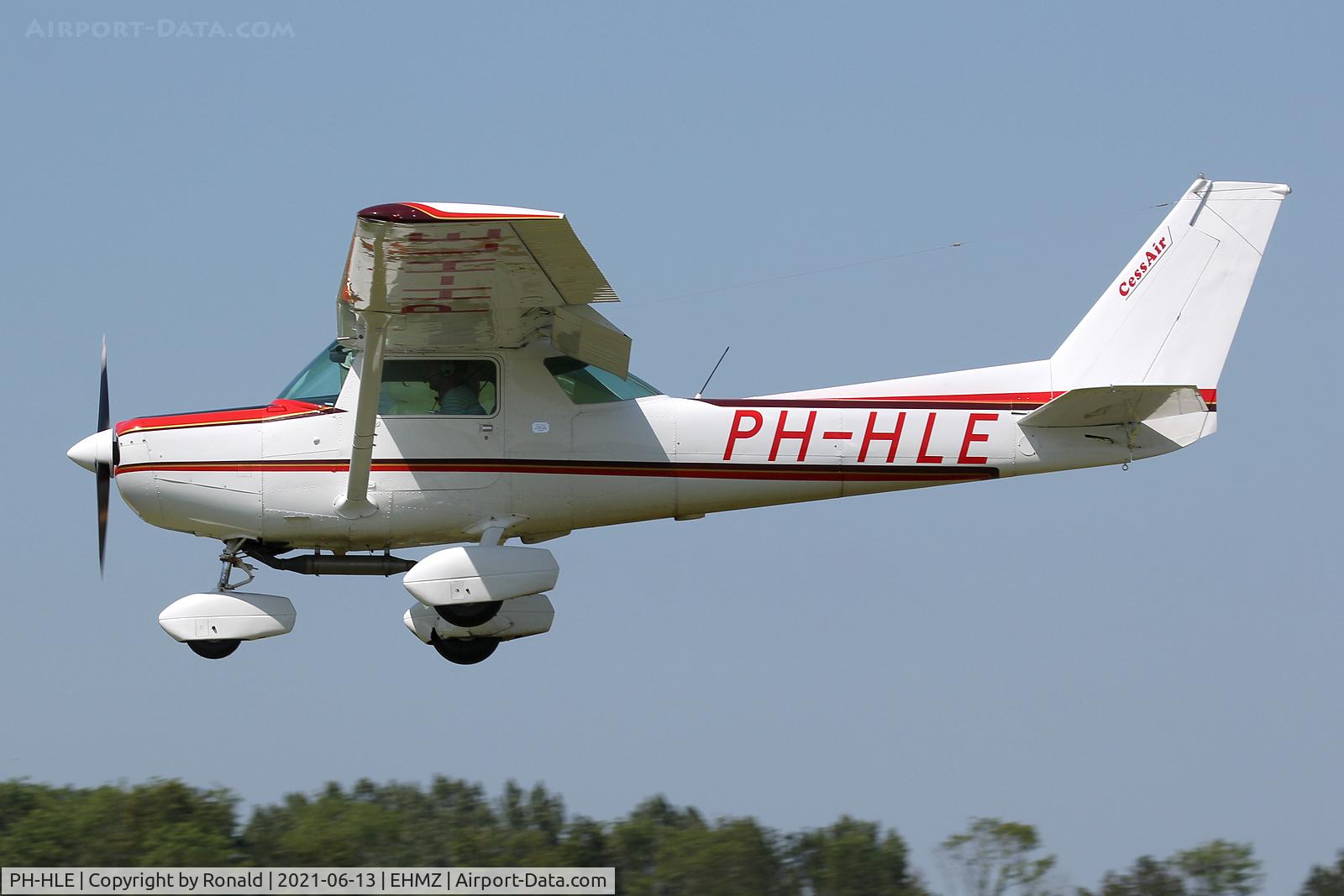 PH-HLE, 1979 Cessna 152 C/N 15283822, at ehmz