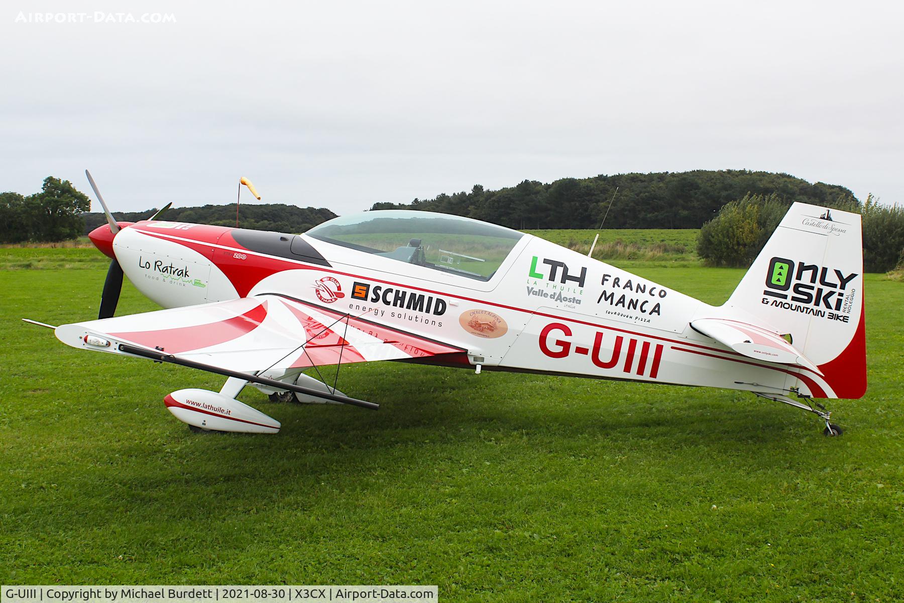 G-UIII, 2009 Extra EA-300/200 C/N 1042, Visiting from Averham