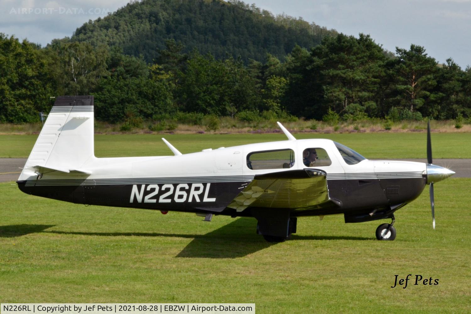 N226RL, 1998 Mooney M20J 201 C/N 24-3427, At Zwartberg.
