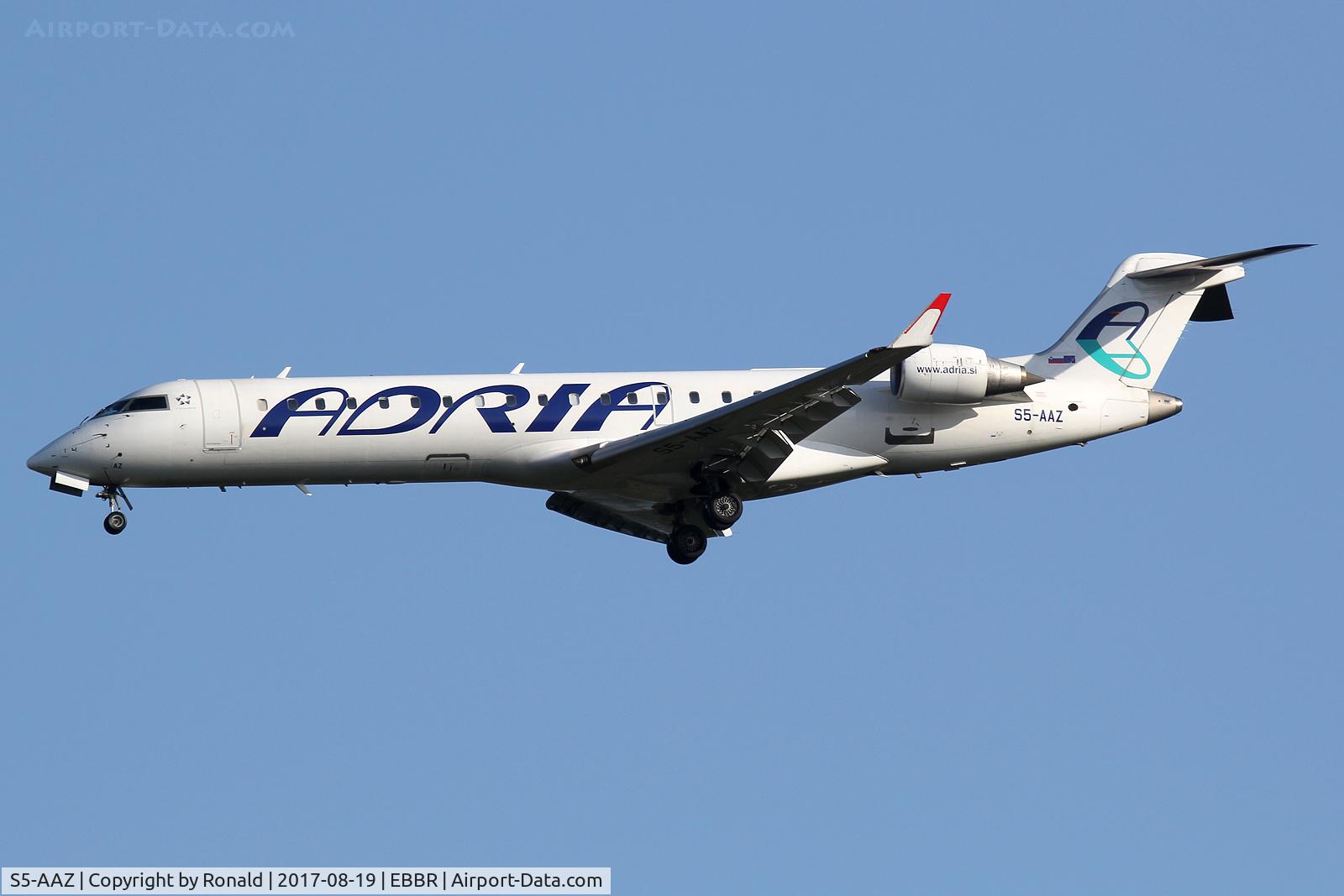 S5-AAZ, 2001 Canadair CRJ-700 (CL-600-2C10) Regional Jet C/N 10014, at bru