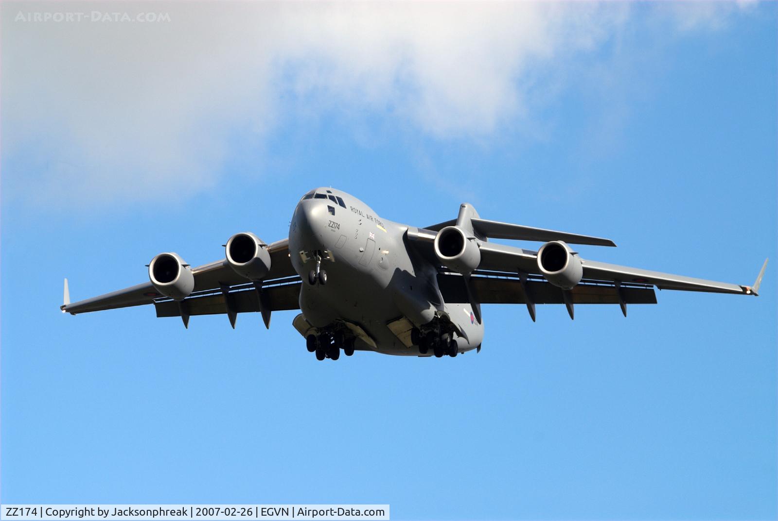 ZZ174, 2001 Boeing C-17A Globemaster III C/N F-081, RAF Brize Norton UK