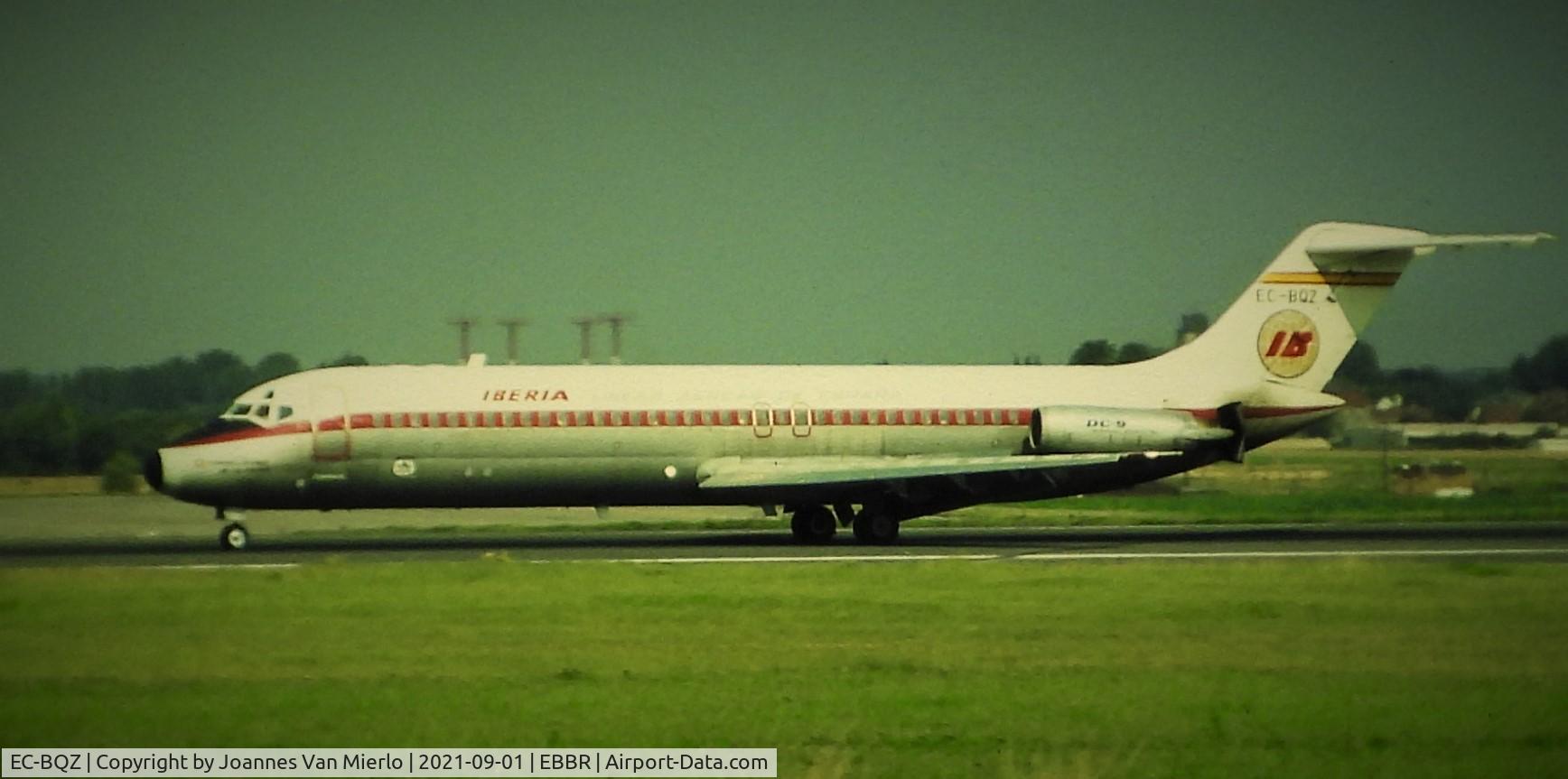 EC-BQZ, 1970 Douglas DC-9-32 C/N 47456, Landing BRU 25L pre-digital picture quality slide scan