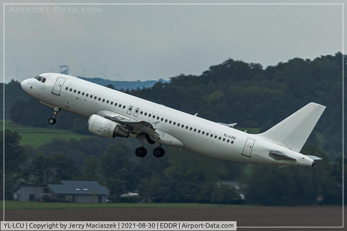 YL-LCU, 2002 Airbus A320-214 C/N 1762, 2002 Airbus A320-214, c/n: 1762