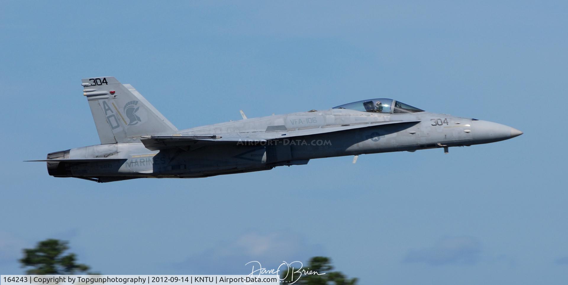 164243, McDonnell Douglas F/A-18C Hornet C/N 1006/C227, Hornet Liftoff
