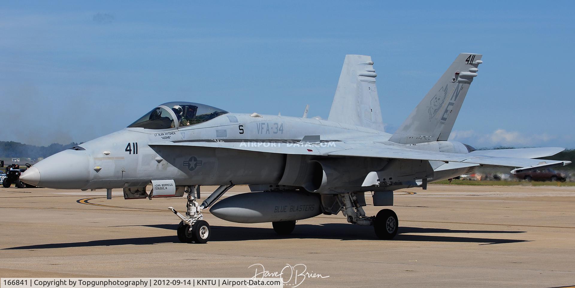 166841, Boeing F/A-18E Super Hornet C/N E160, Fleet Flyby taxing back