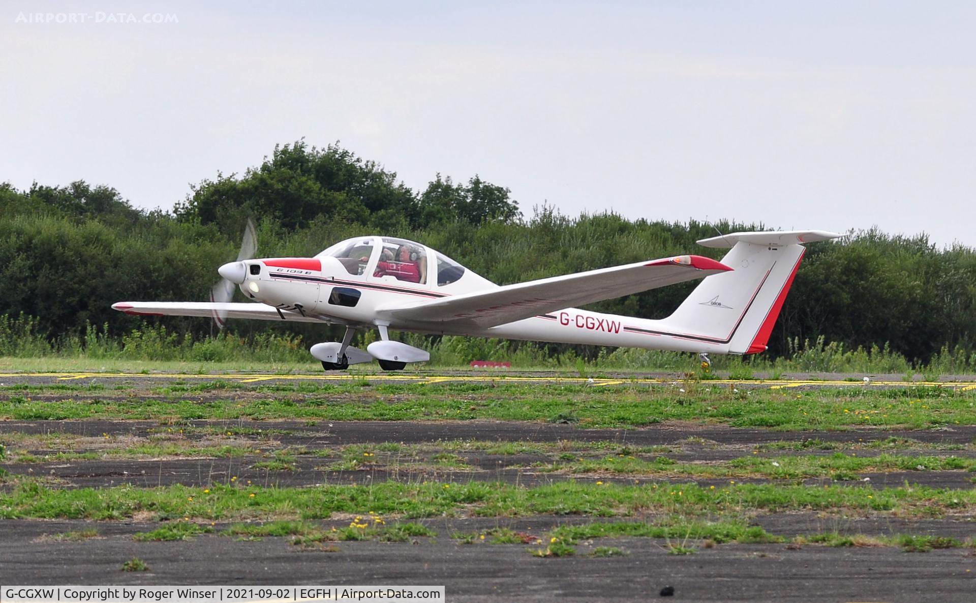 G-CGXW, 1986 Grob G-109B C/N 6408, Visiting motor-glider.