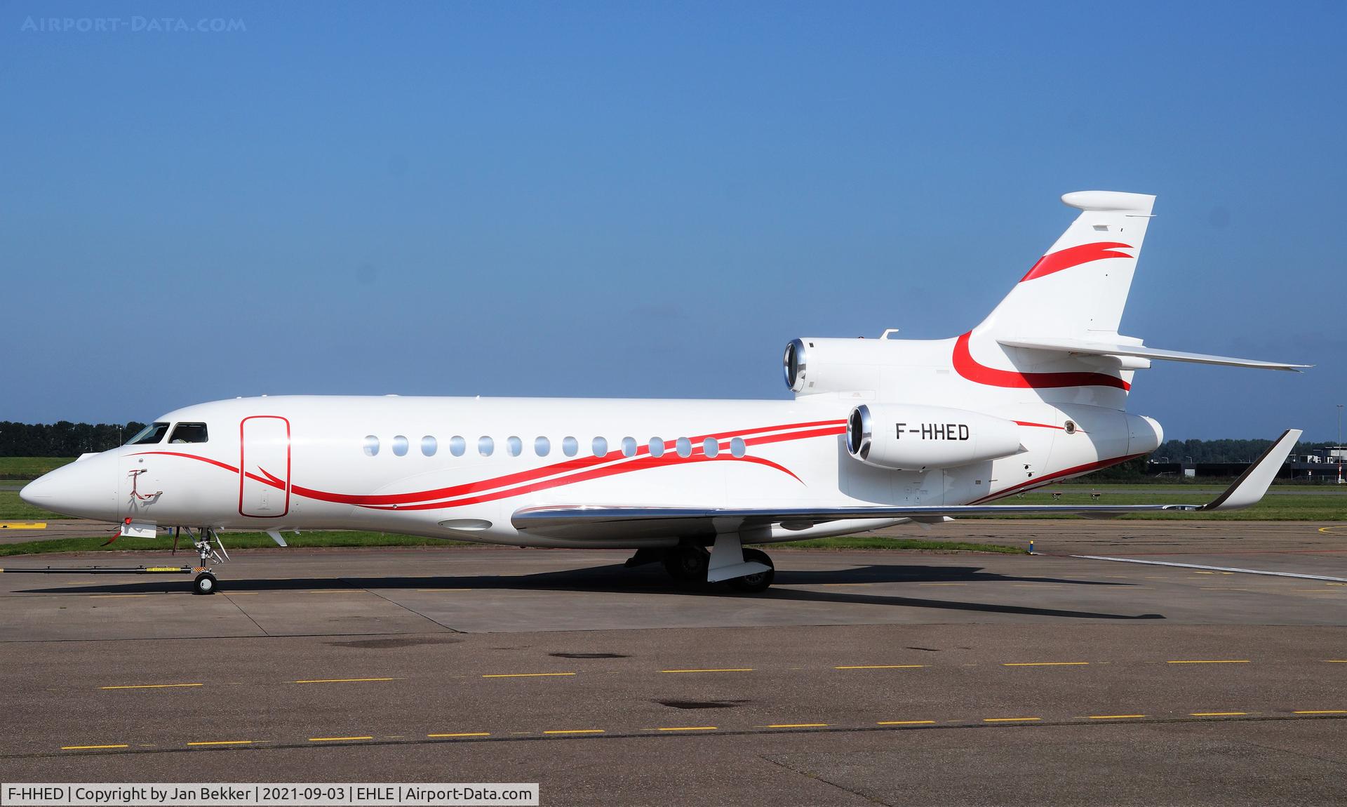 F-HHED, 2016 Dassault Falcon 7X C/N 273, Lelystad Airport. New customer for Satys (aircraft painting) for a metamorphosis