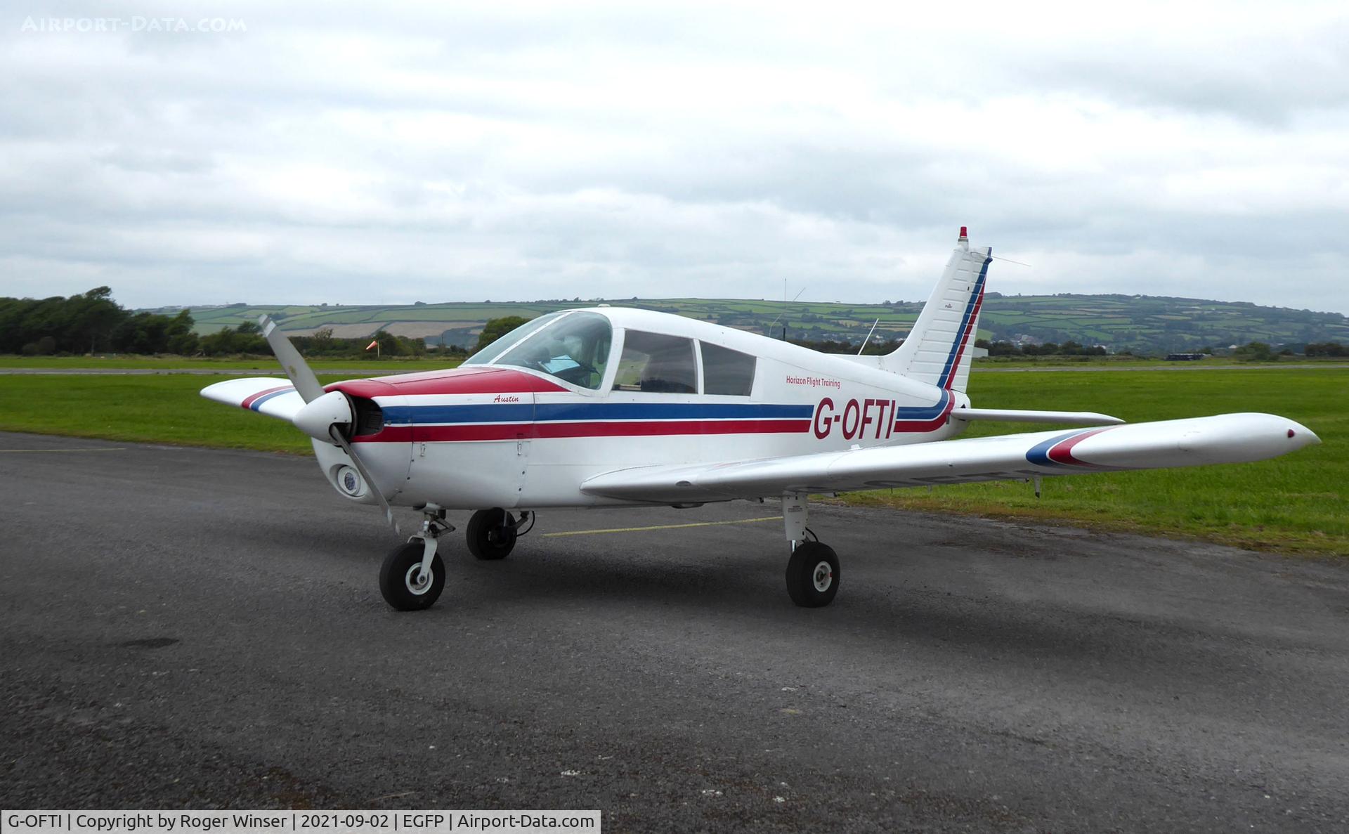 G-OFTI, 1972 Piper PA-28-140 Cherokee C/N 28-7325201, Visiting PA-28 operated by Horizon Flight Training.