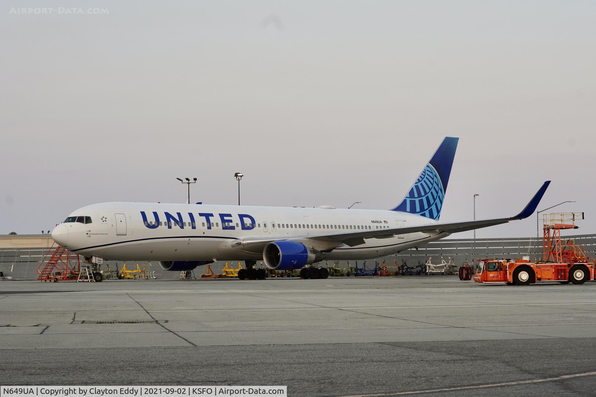 N649UA, 1992 Boeing 767-322 C/N 25286, SFO 2021.