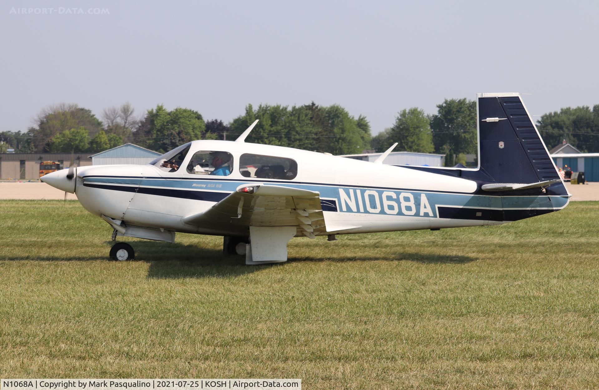 N1068A, 1989 Mooney M20J 201 C/N 24-3133, Mooney M20J