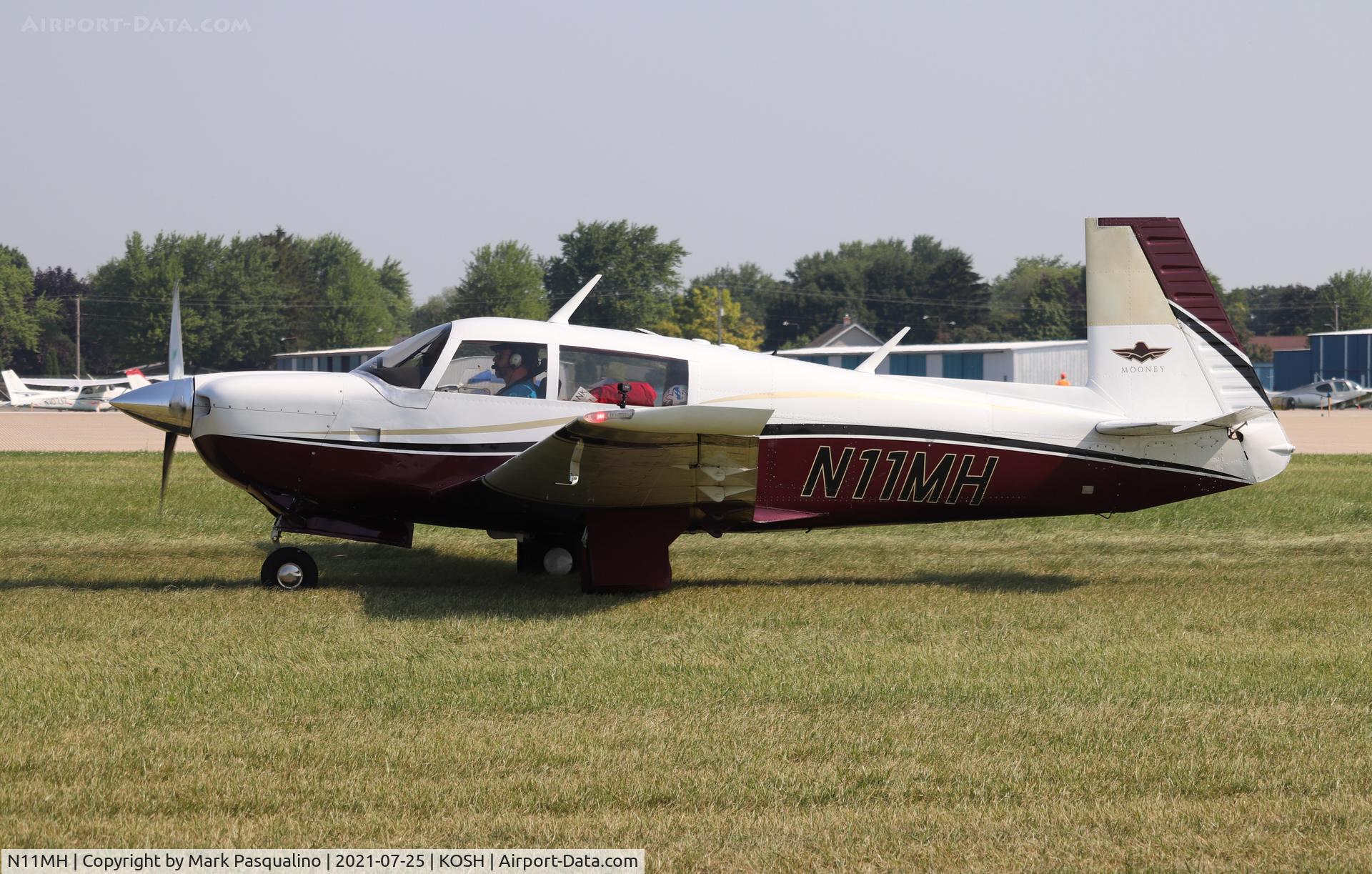 N11MH, 1977 Mooney M20J 201 C/N 24-0157, Mooney M20J