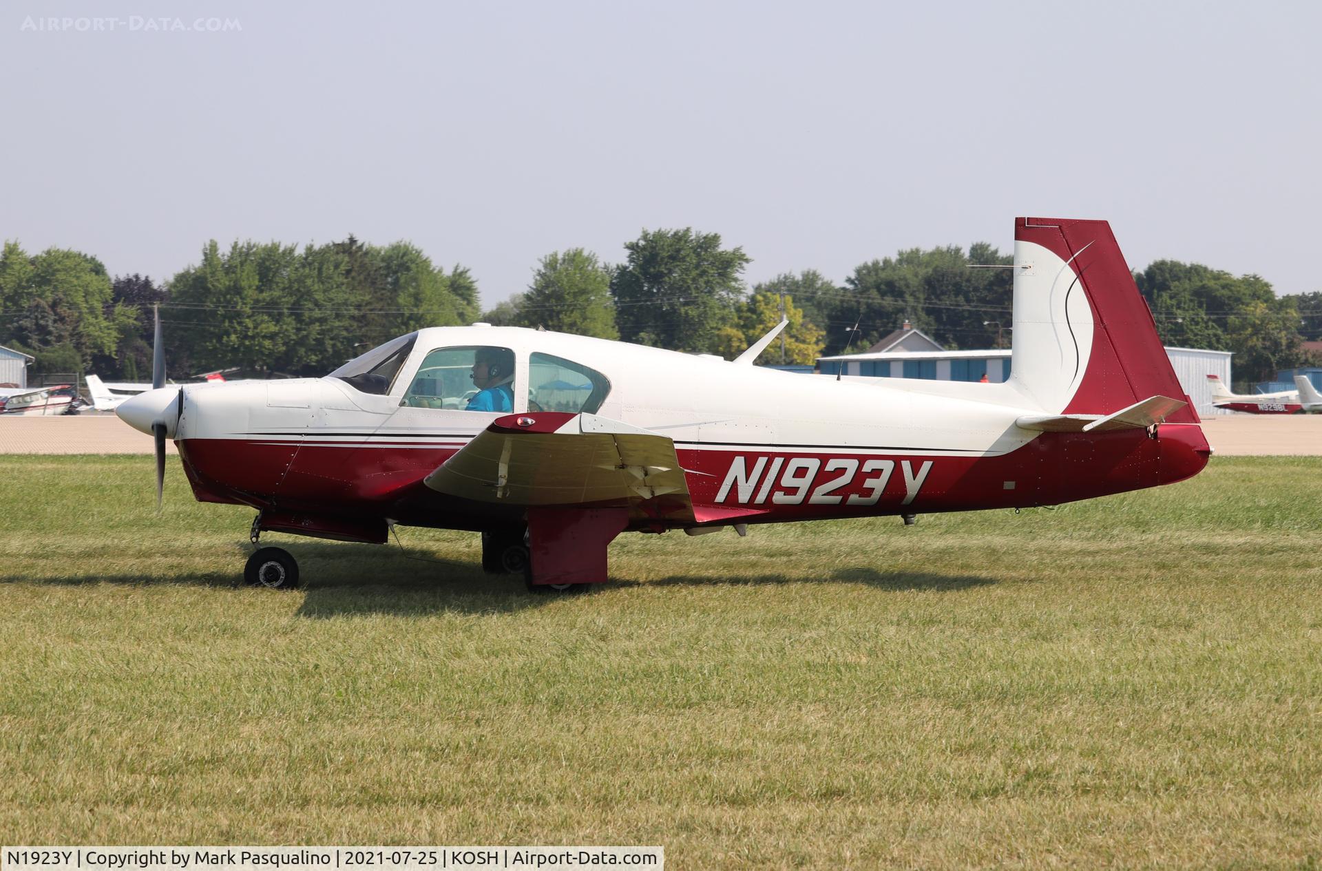 N1923Y, 1964 Mooney M20D Master C/N 218, Mooney M20D